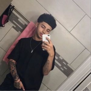 Meet your Posher, Max